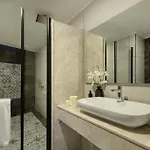 Otel Lilium & 4*