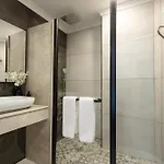 Lilium & Otel
