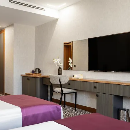 Lilium & Готель Бурса