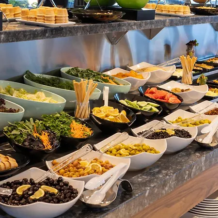 Готель Lilium &